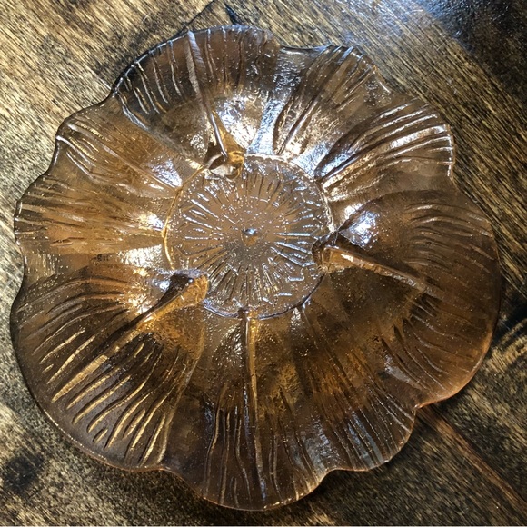 MCM Flower Petal Candy Dish 3-Footed Iridescent Glass Decor Bowl Serving - Picture 4 of 5